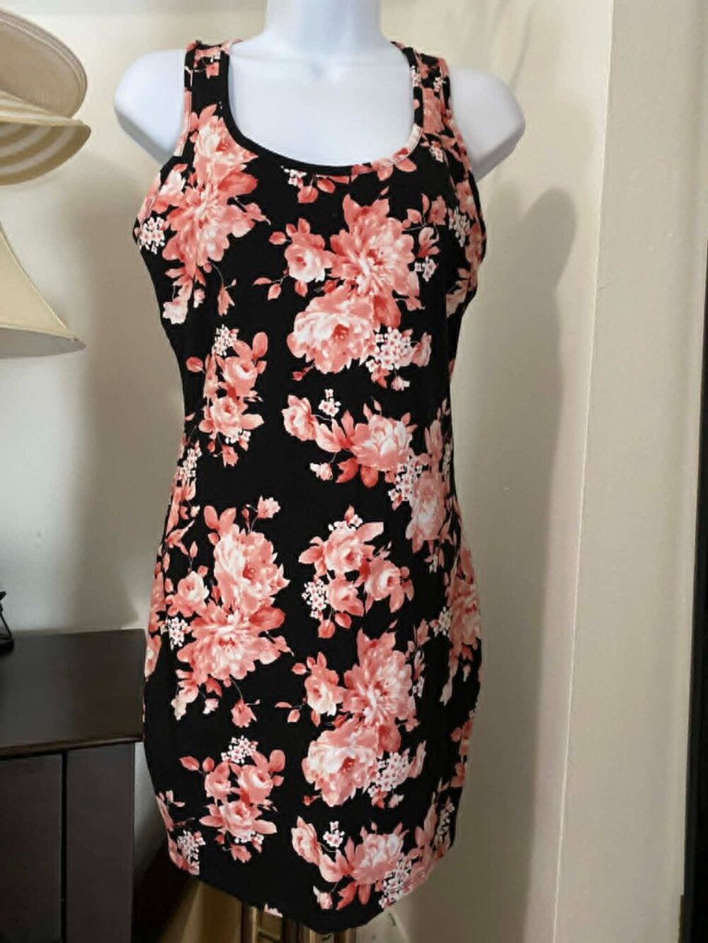 Sleeveless dress floral fit